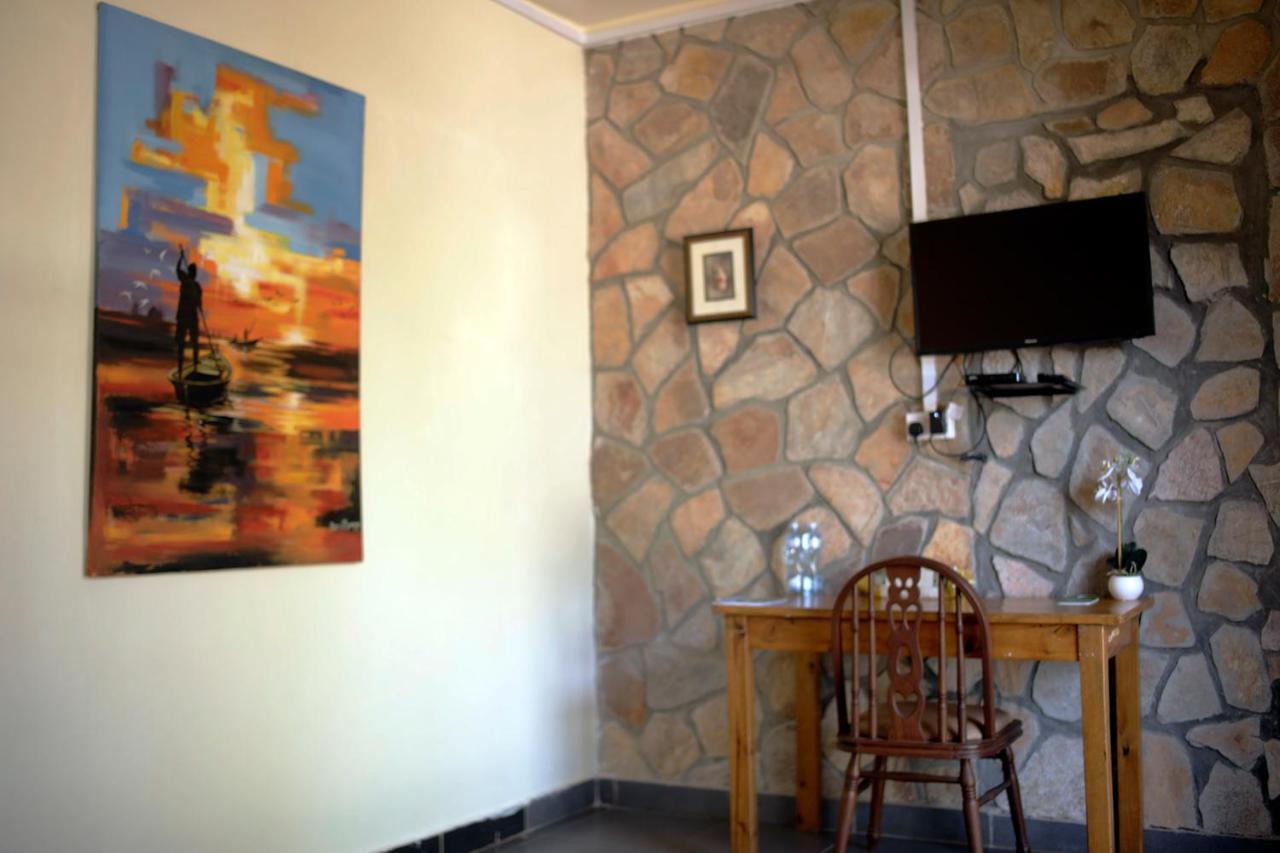 Entebbe Palm Hotel Luaran gambar