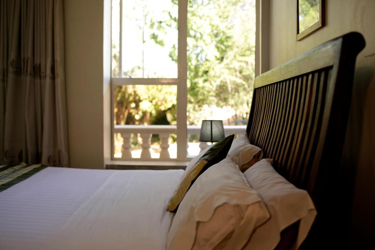 Entebbe Palm Hotel Luaran gambar