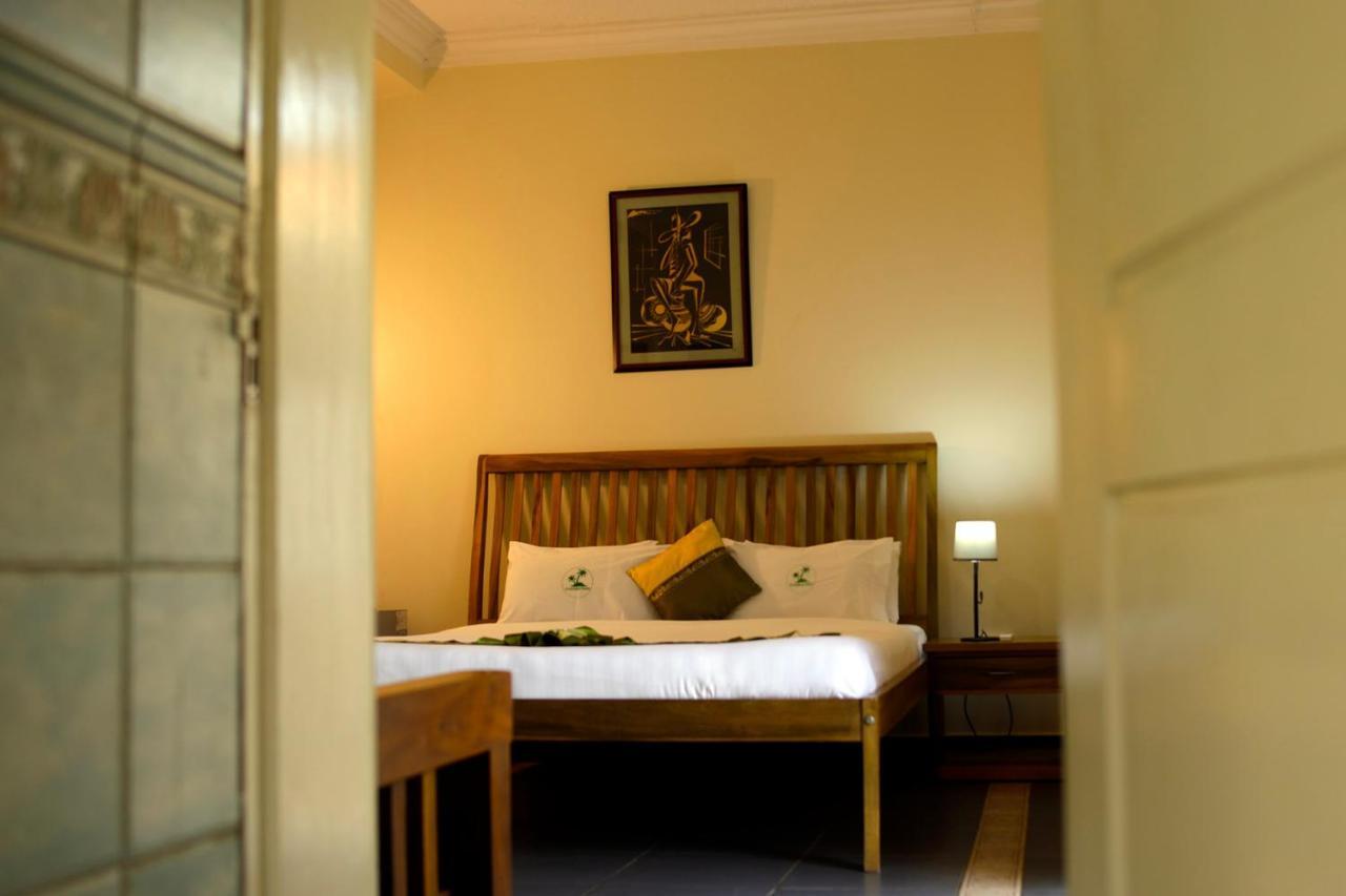 Entebbe Palm Hotel Luaran gambar